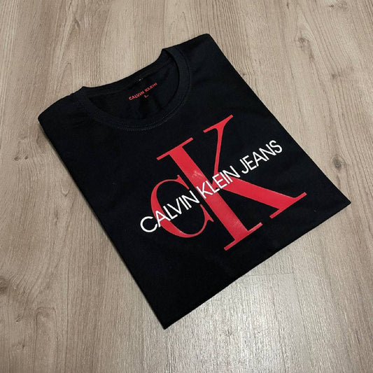 CAMISETA  CALVIN KLEIN JEANS  MAYUSCULA CK RED