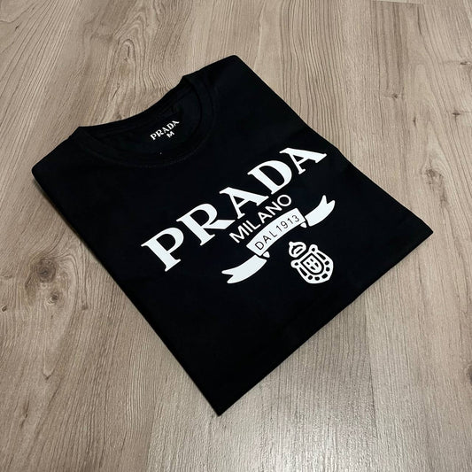 CAMISETA PRADA ESCUDO
