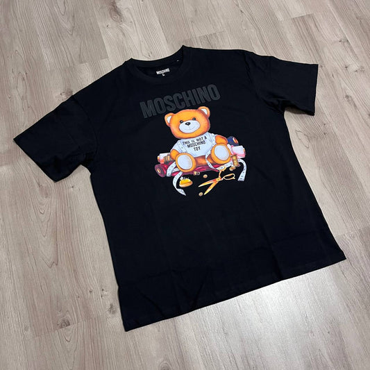 CAMISETA OVERSIZE MOSCHINO